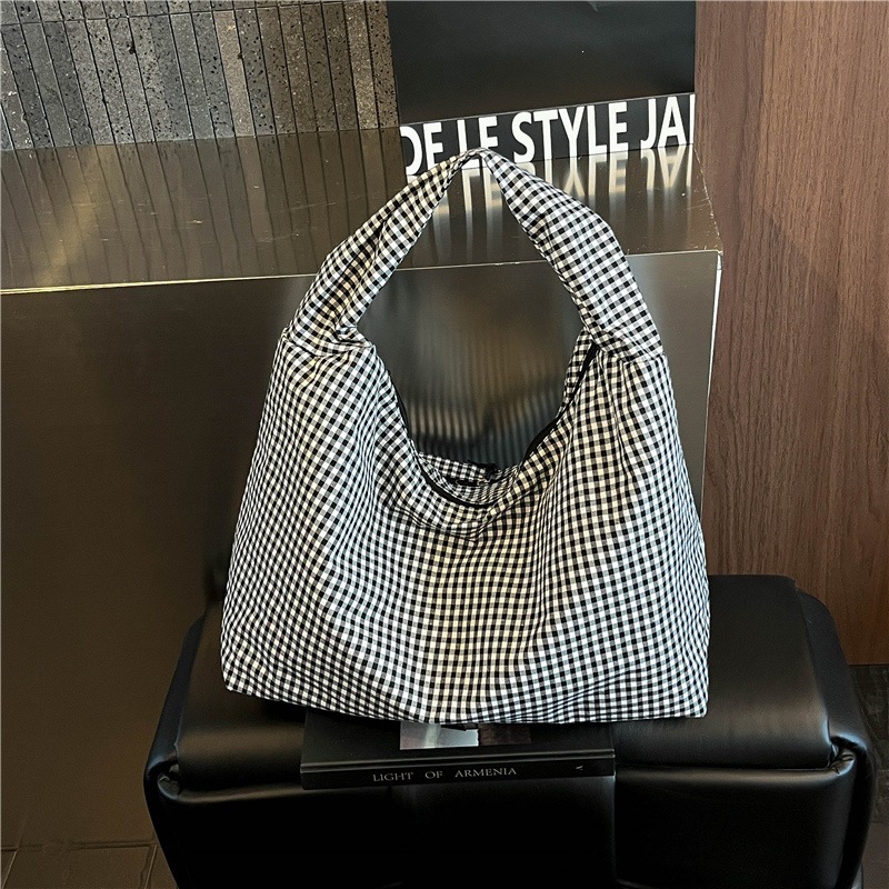 Op maat gemaakte logo pastel g - Hobo Bag Slouchy recensie en prijs